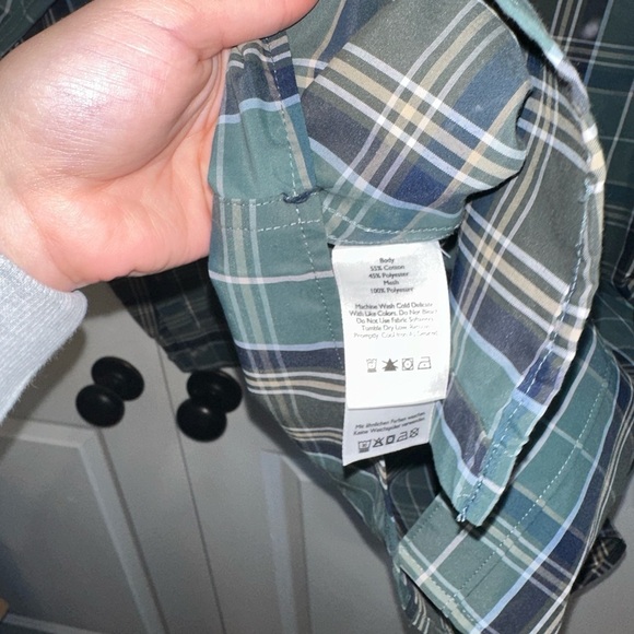 Eddie Bauer Classic Fit Button Down - Picture 7 of 9